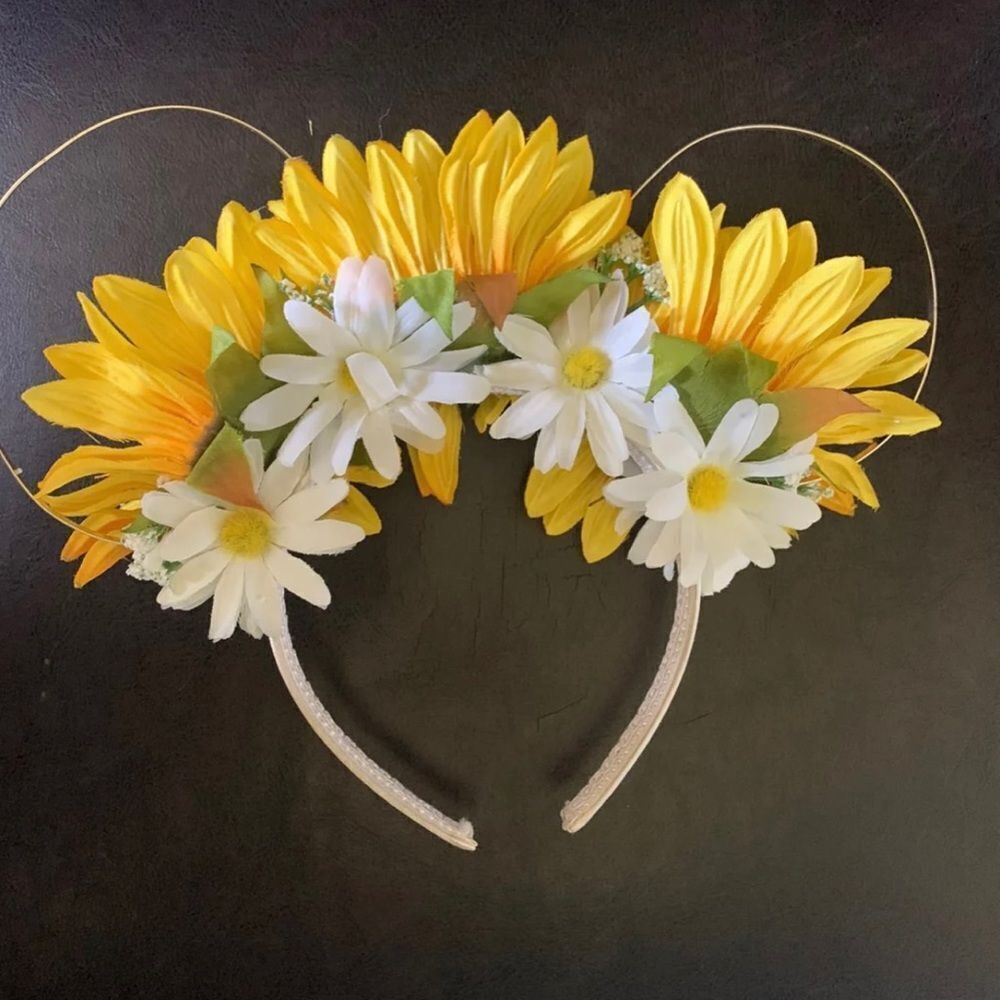 Disney ears, custom made, wire ears with flowersSunflower girl! So cute!